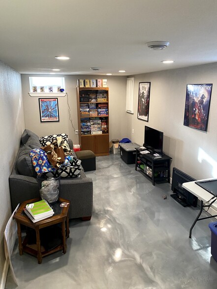 Building Photo - 1745 Loras Blvd