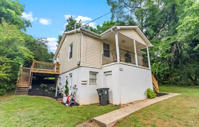 Building Photo - 139 Breckenbridge St