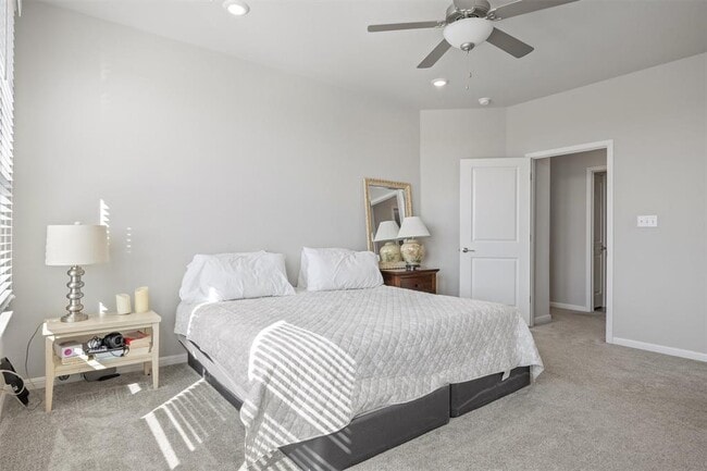 Building Photo - 1020 Vista View Dr