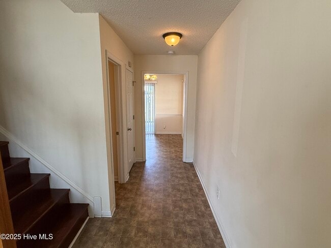 Building Photo - 4033 Cobblestone Dr