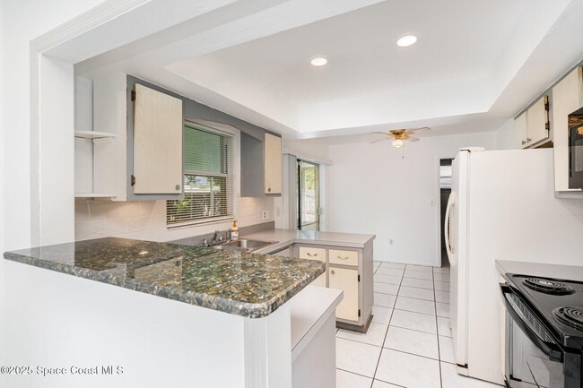 Building Photo - 2677 Sarno Rd