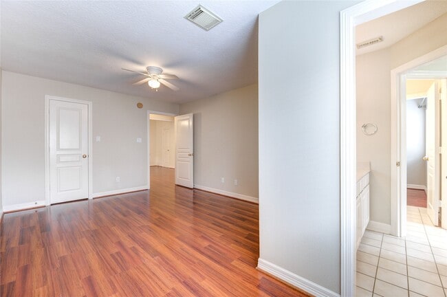 Building Photo - 2915 Monet Dr