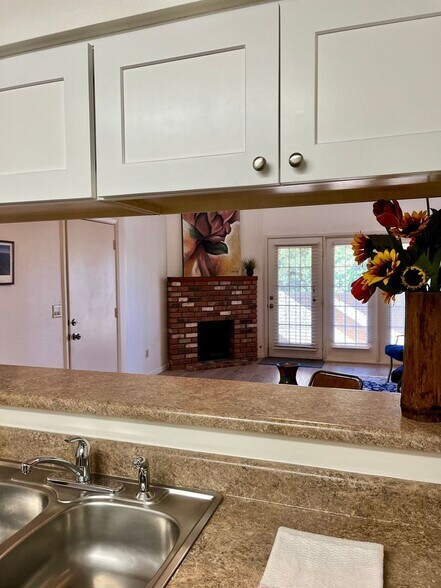 Building Photo - 30 E Brown Rd