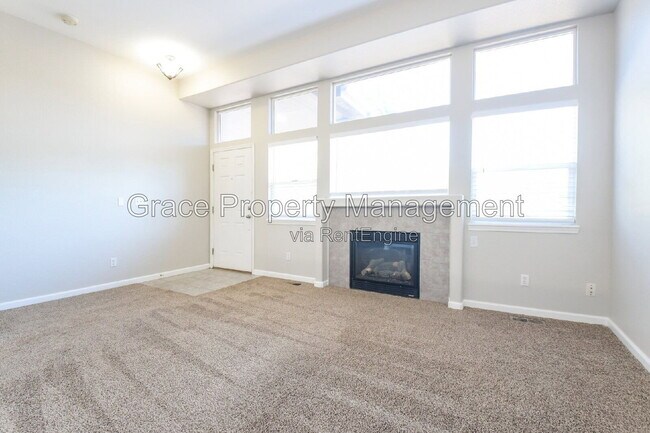 Building Photo - 9727 Cherry Ln