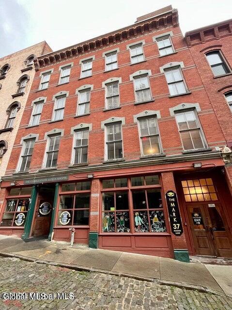 Building Photo - 37 Maiden Ln