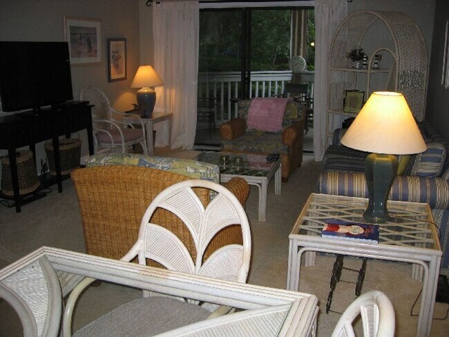 Building Photo - Colonnade Shipyard