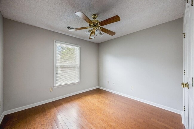 Building Photo - 130 Riverwalk Pl