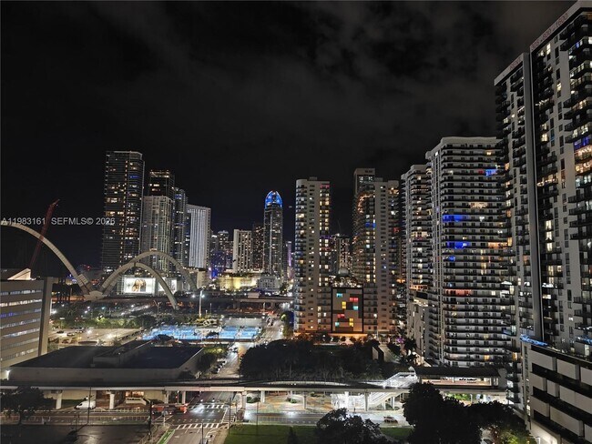 Building Photo - 1600 NE 1st Ave