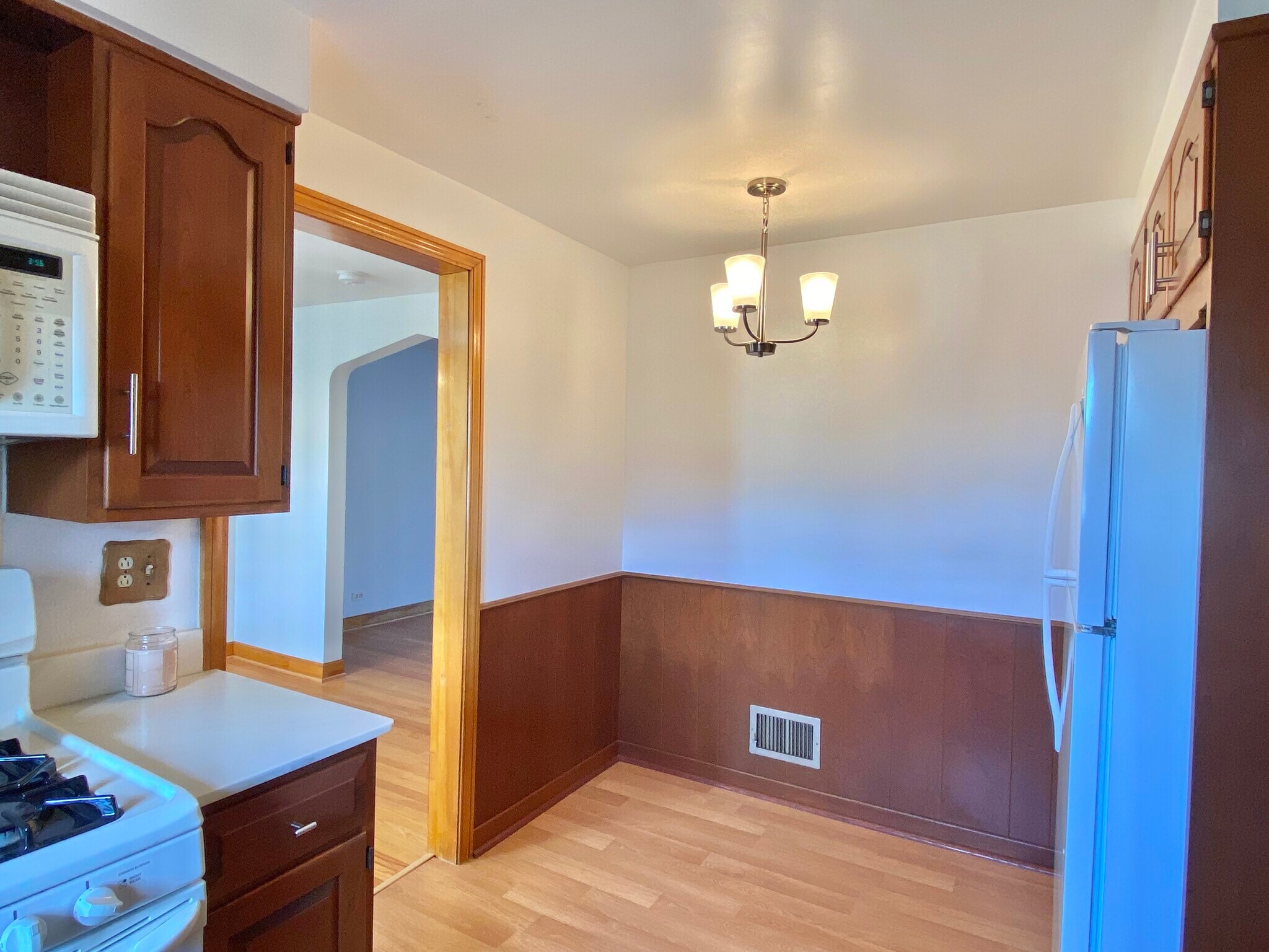 Building Photo - 1626 Maple Ave