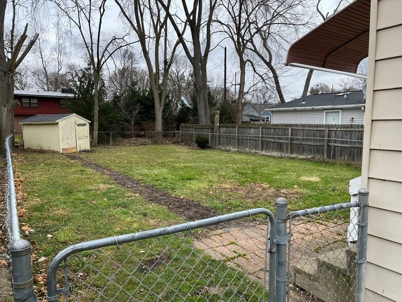 Building Photo - 631 Tisdale Ave