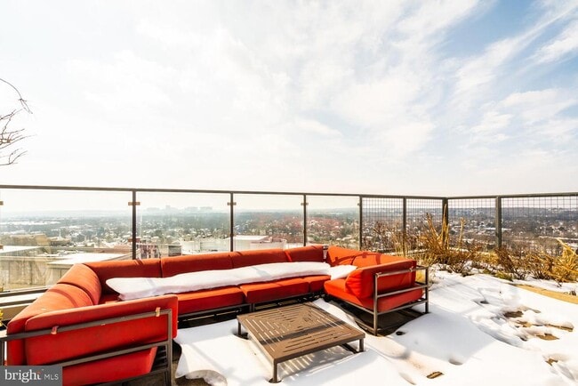 Building Photo - 851 N Glebe Rd