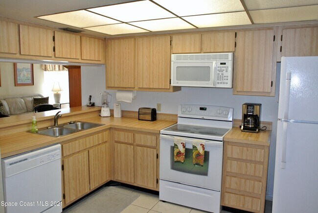 Building Photo - 537 Taylor Ave