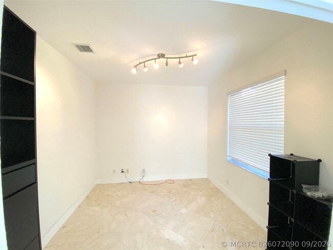 Building Photo - 5830 NW 119th Dr