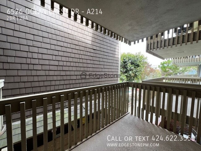 Building Photo - 6526 Ocean Crest Dr