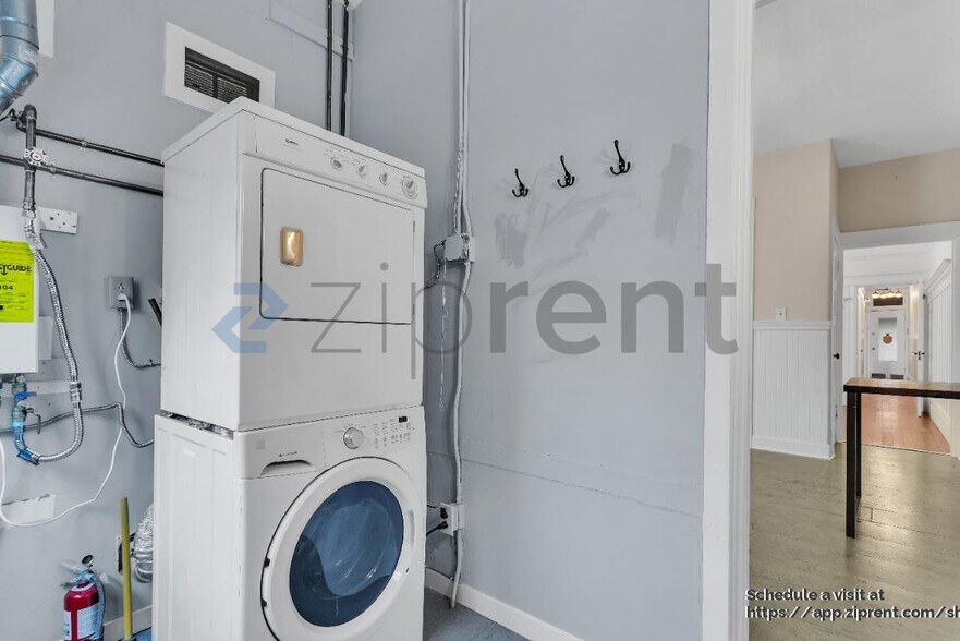 Building Photo - 161 Capp St