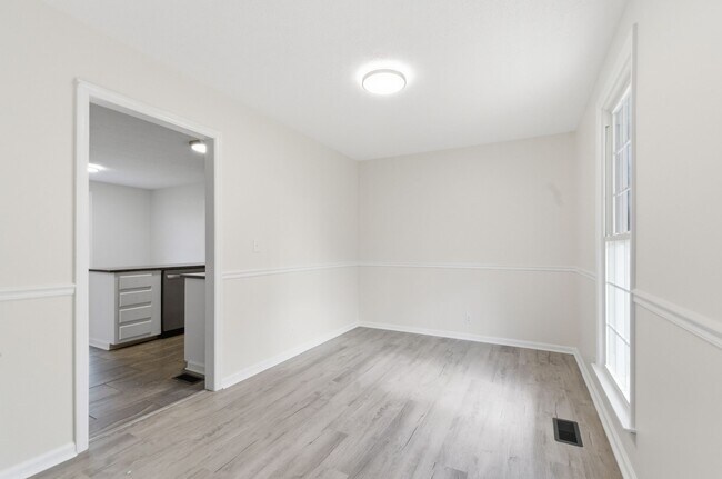 Building Photo - 212 Old Columbia Rd