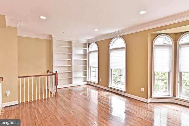 Building Photo - 12035 Treeline Way