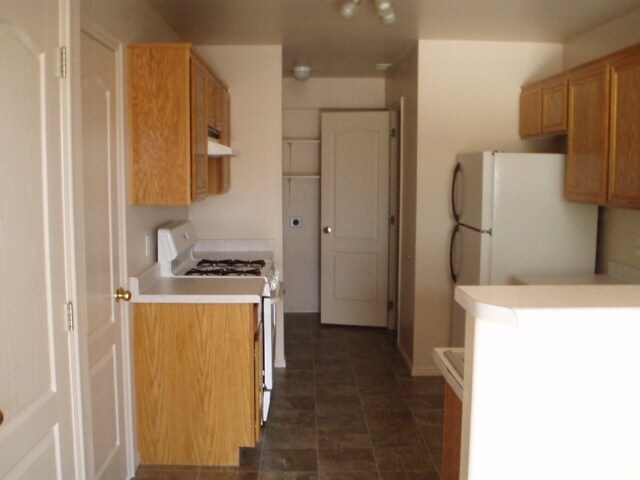 Building Photo - 195 E Fiddlers Canyon Rd