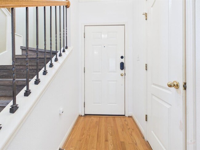 Building Photo - 8518 Cahill Dr