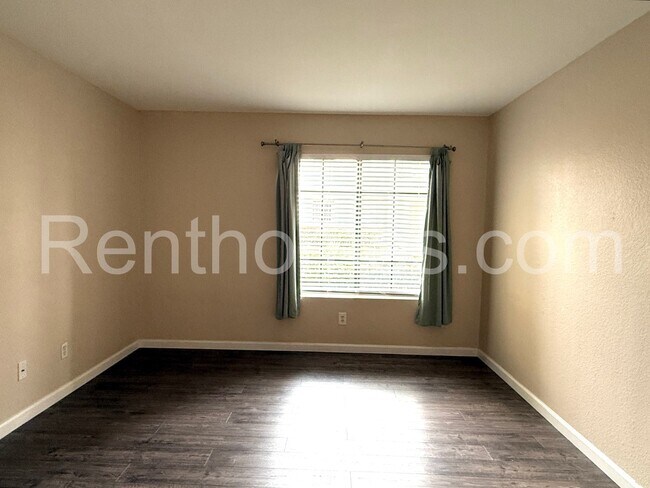 Building Photo - Mira Mesa, 8545 Summerdale Rd #225, Granite Counters, Stainless Steel Appliances, Central AC.