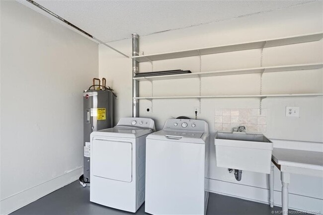 Building Photo - 2195 43rd Ave