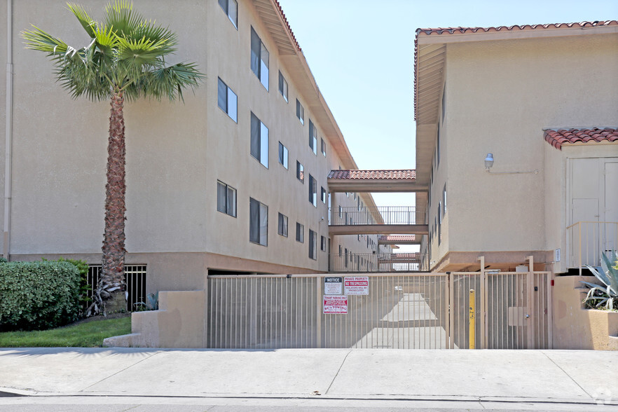 Building Photo - Villa California Apartments