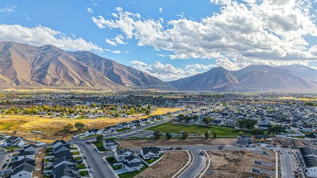 Building Photo - *No Security Deposit Required Upfront for 6 Months!  2024 Townhome. Move In Special!