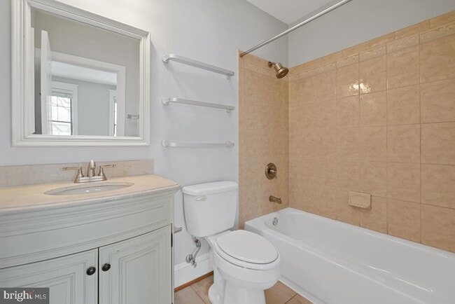 Building Photo - 249 11th St SE