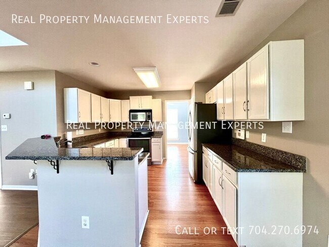 Building Photo - 9902 Redbud Tree Ct