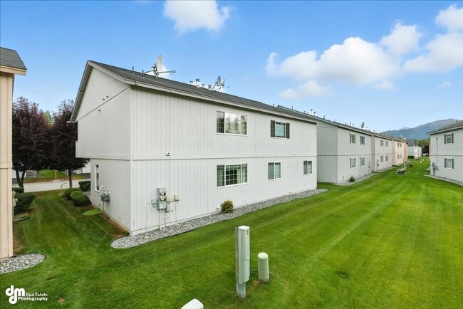 Building Photo - Charming 2BD/2BA Condo!
