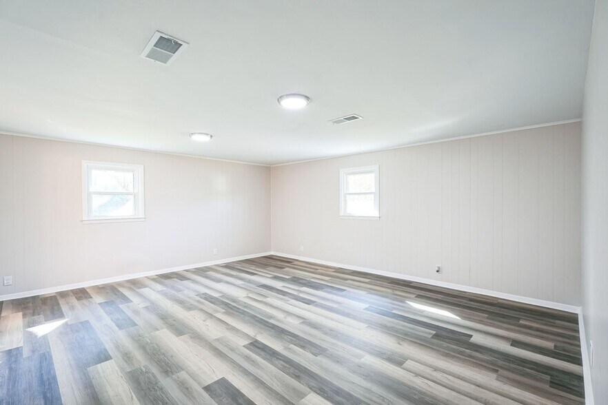 Building Photo - 309 Lagrange St
