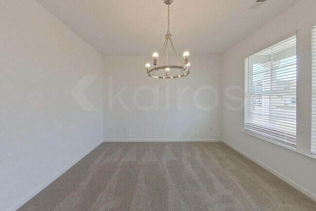 Building Photo - 100 English Oak Ln