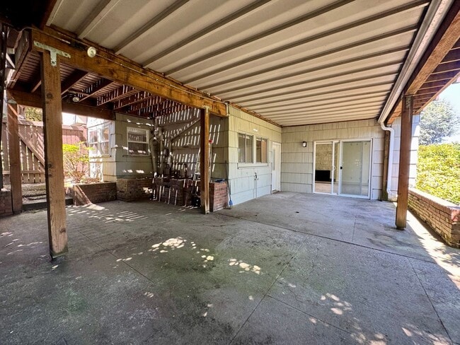 Building Photo - Hawthorne Hills Home