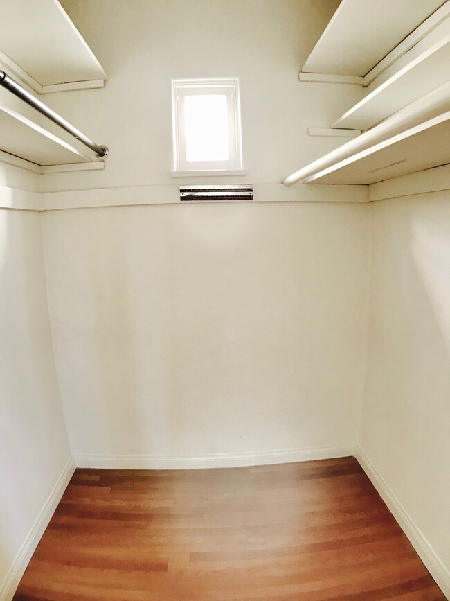 Building Photo - SFM Remodeled Home In Glendale with a Larg...