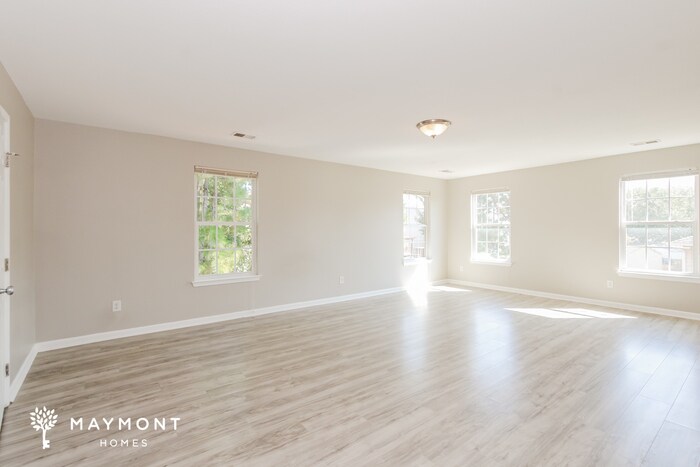 Building Photo - 327 Cumbre Ct