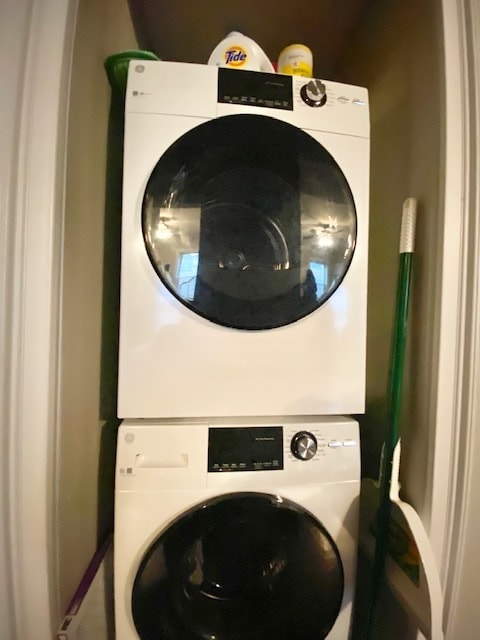 Building Photo - 180 Hillside St