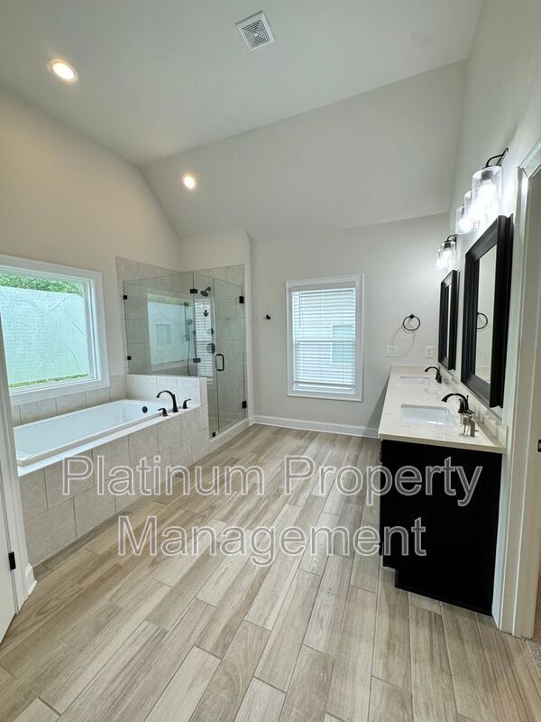 Building Photo - 705 Fieldcrest Park Ln
