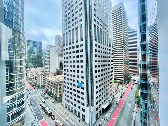 Building Photo - Millennium Stunner! 2BR/2BA 1,245sqft! Pet...