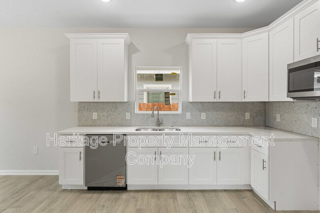 Building Photo - 109 Remolino