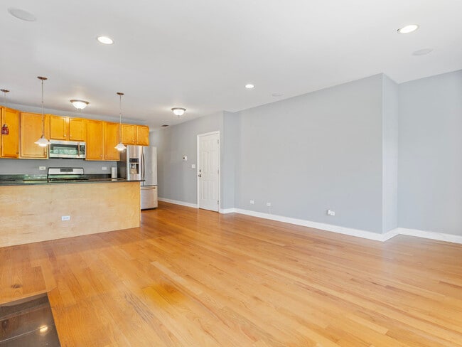 Building Photo - 1617 N Artesian Ave