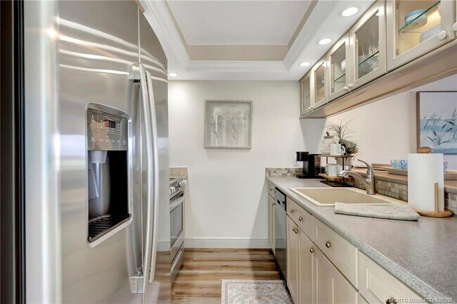 Building Photo - 40 NE Plantation Rd