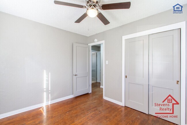 Building Photo - 2524 Prentice NW