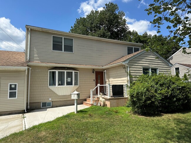 Primary Photo - 15 Mida Ct