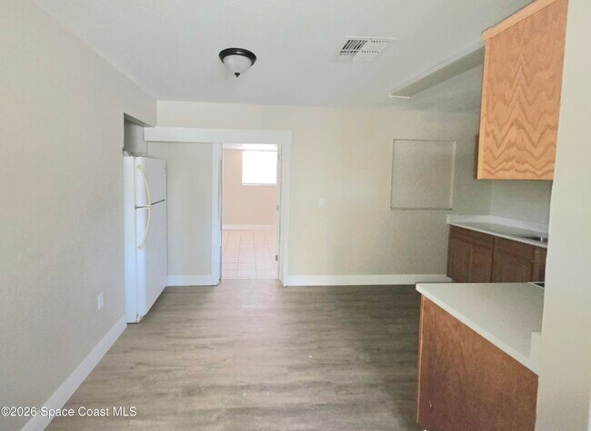 Building Photo - 4415 Coleridge Ave