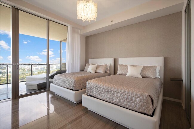 Building Photo - 9705 Collins Ave