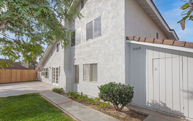 Building Photo - 7960 Represa Cir