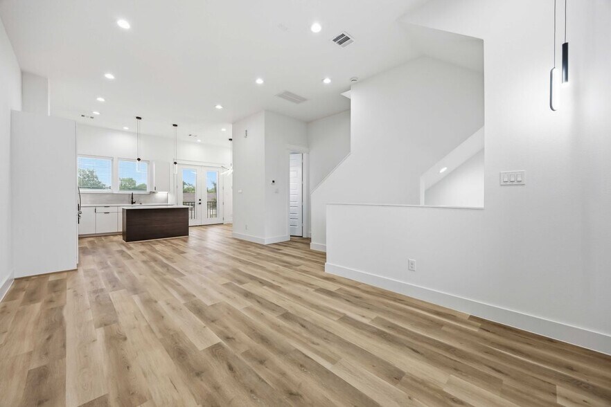 Building Photo - 6627 Katarani Dr