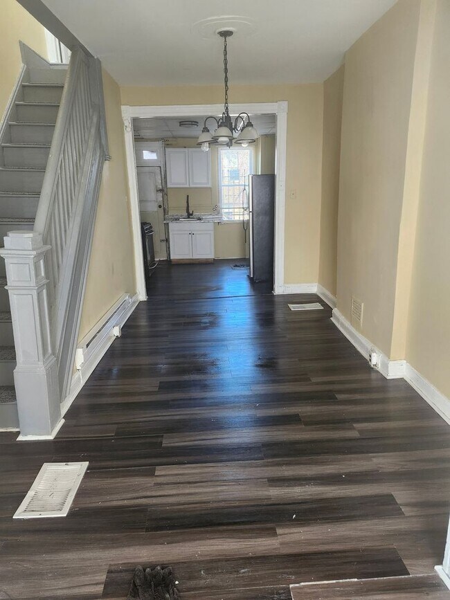 Building Photo - Charming 3BR Townhome in Baltimore