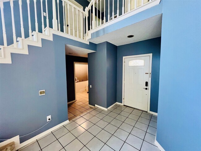 Building Photo - 16079 Hidden Acres Dr