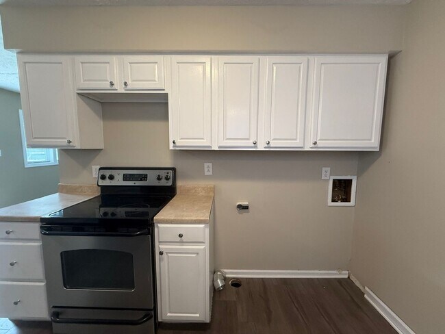 Building Photo - Newly rehab, three bedroom, one bath and Christian Park with a fence yard.